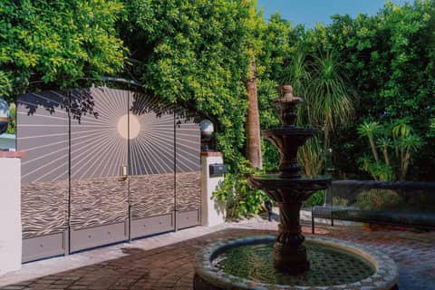 Villa Royale — other
