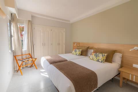 Hotel LIVVO Koala Garden — hotel room