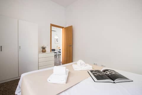 Apartamentos Carmen — hotel room