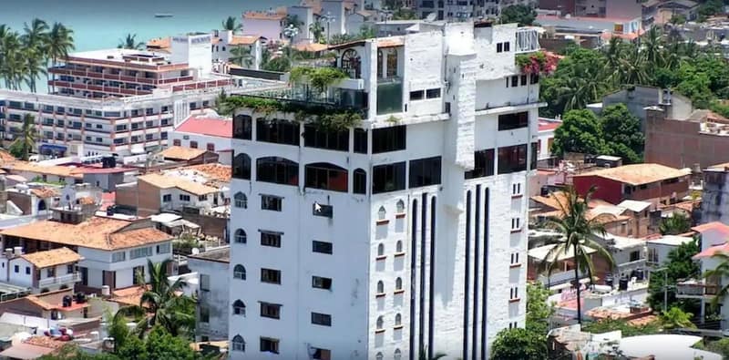 Hotel Suites La Siesta — building