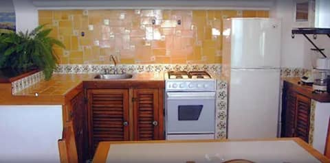 Hotel Suites La Siesta — kitchen