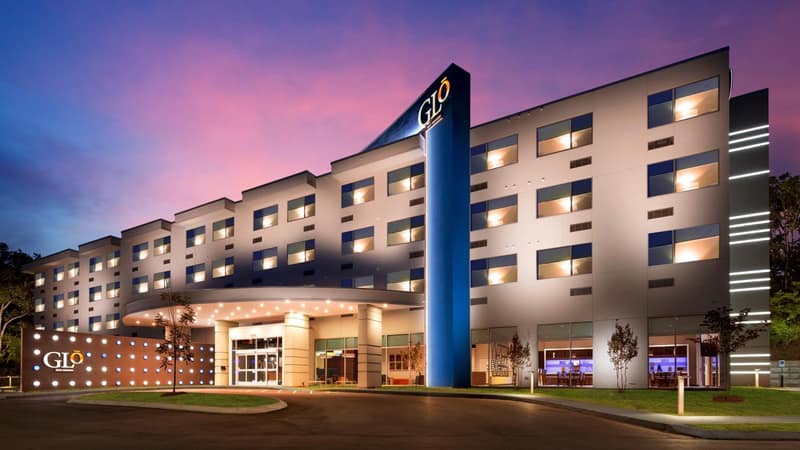 GLo Best Western Nashville Airport — building