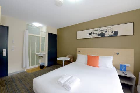 ibis Budget - Melbourne CBD — hotel room