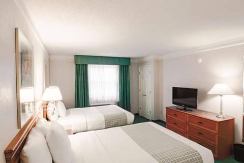 Baymont by Wyndham Indianapolis Airport Lynhurst — hotel room