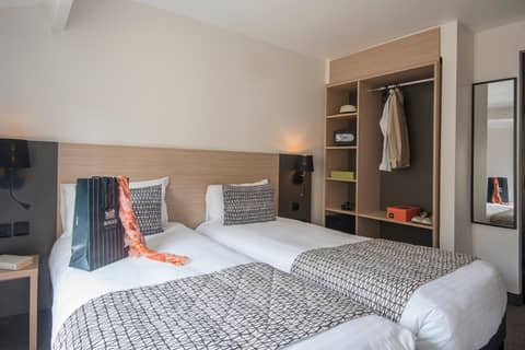 Saint Gothard Nice — hotel room