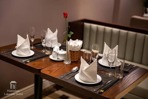 Hanoi Lakeside Premium Hotel & Travel — dining