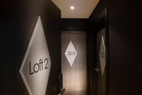 L'Empire Paris - Louvre — hotel room