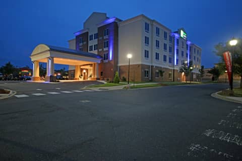 Holiday Inn Express & Suites Charlotte North by IHG — photo 3