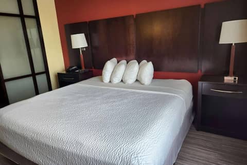 Days Inn & Suites by Wyndham Houston / West Energy Corridor — photo 2