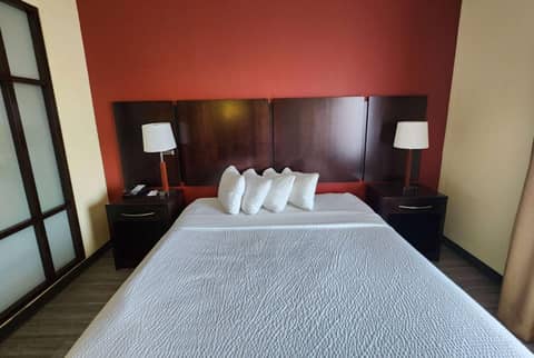 Days Inn & Suites by Wyndham Houston / West Energy Corridor — photo 3
