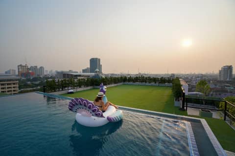 Romance Hotel Sukhumvit 97 — roof