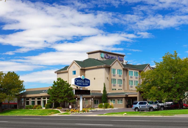 Crystal Inn Hotel & Suites - Salt Lake City — building