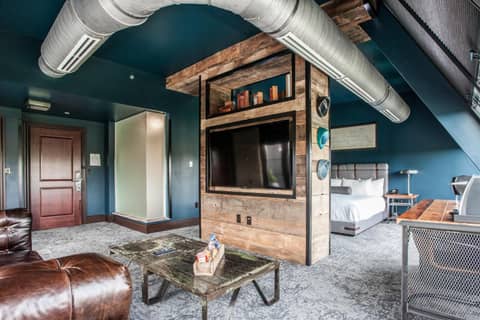 Ironworks Hotel Indy — photo 3
