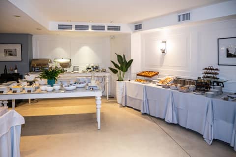 Feir's Park Hotel & Rooftop — dining