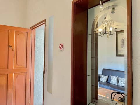 Hotel Frances — hotel room