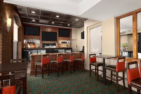 Days Inn by Wyndham Baltimore Inner Harbor — photo 2