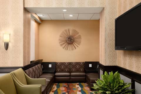 Days Inn by Wyndham Baltimore Inner Harbor — photo 7