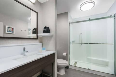 Hampton Inn & Suites Baltimore Inner Harbor — photo 7