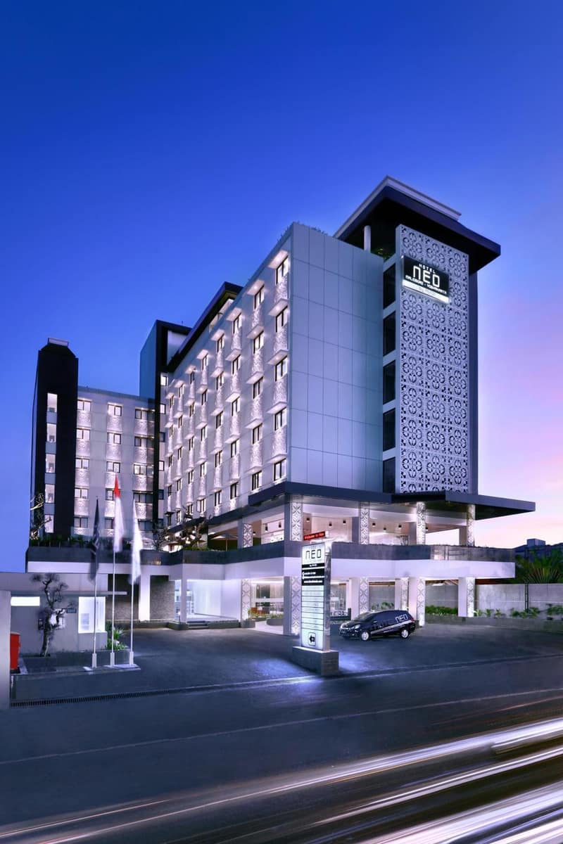 Hotel Neo Malioboro by ASTON — building