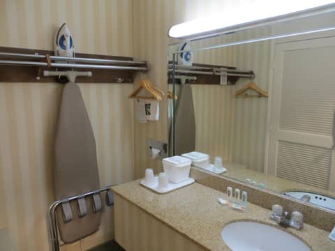 Travelodge by Wyndham Palm Springs — bathroom