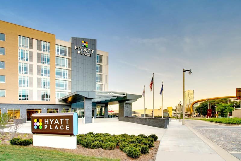 Hyatt Place Milwaukee Downtown — building