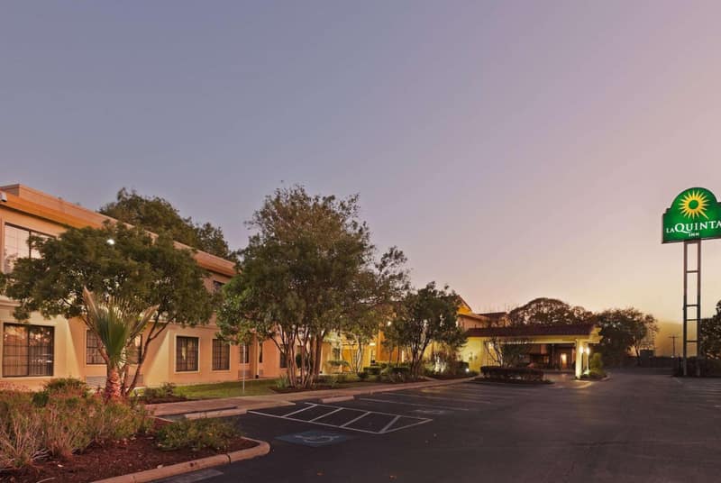 La Quinta Inn by Wyndham Austin Oltorf — building