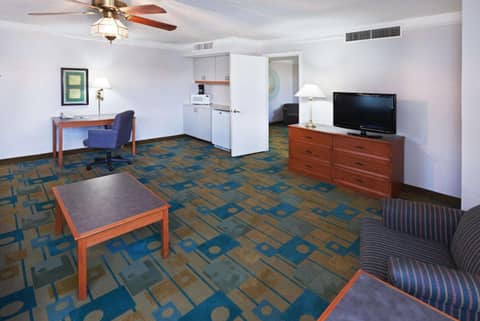 La Quinta Inn by Wyndham Austin Oltorf — photo 9