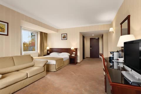 Ramada Hotel & Suites by Wyndham Bucharest North — photo 2