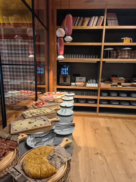 Saman Hotel Boutique — dining