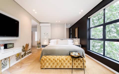 Camissa House — hotel room