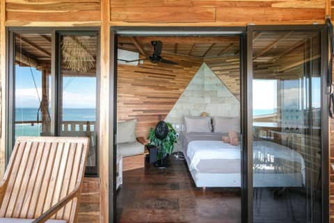Le Cliff Bali — hotel room