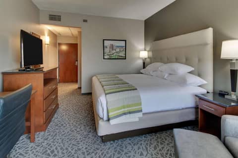 Drury Inn & Suites Columbus Polaris — photo 3