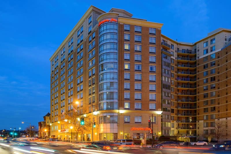Hampton Inn Washington DC - Convention Center — building