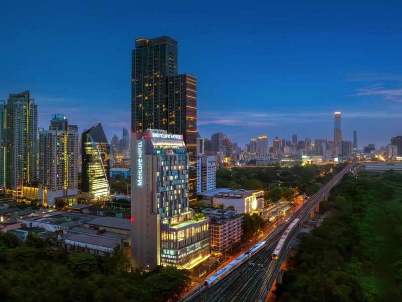 Mercure Bangkok Makkasan — building
