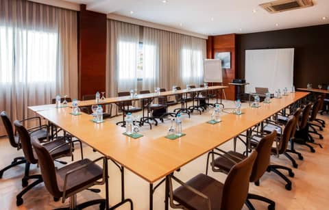 B&B HOTEL Granada Estación — meeting & event spaces