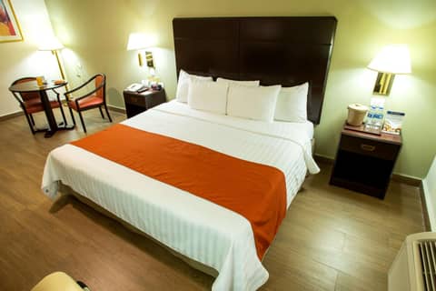 Hotel Plaza Calzada — photo 9