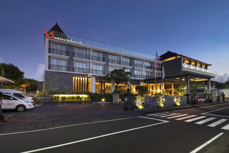 Anathera Resort Kuta — building
