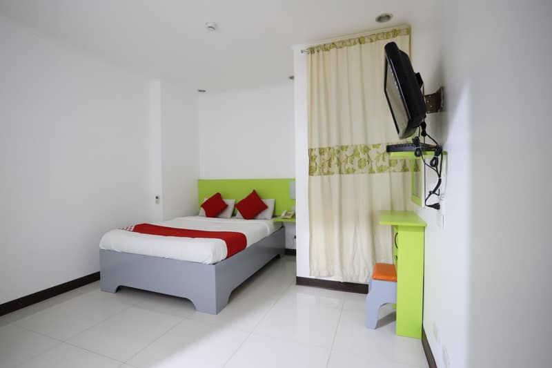 OYO 210 Apple Tree Suites — photo 1