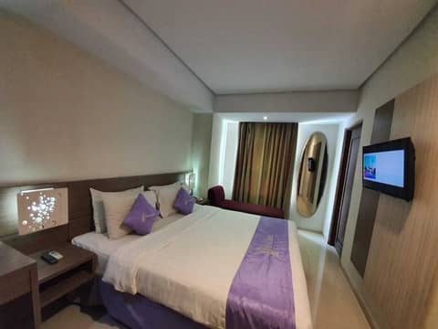 Top Malioboro Hotel — hotel room