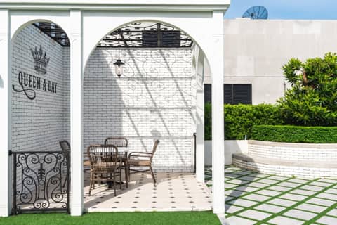 Quartier by Montraj Sukhumvit Bangkok — balance & terrace
