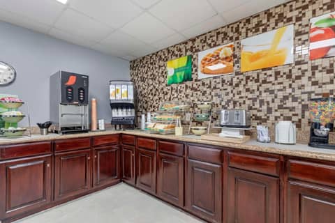 Quality Inn Near Seaworld - Lackland — photo 6