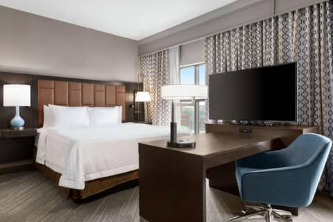 Hampton Inn Suites Kansas City Downtown Crossroads — photo 7