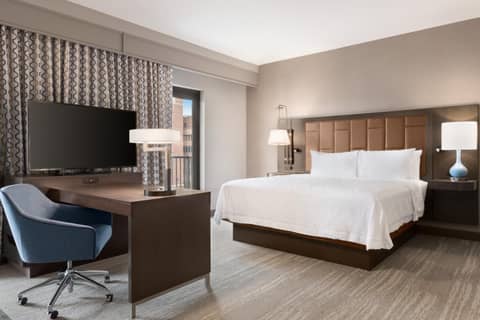 Hampton Inn Suites Kansas City Downtown Crossroads — photo 9