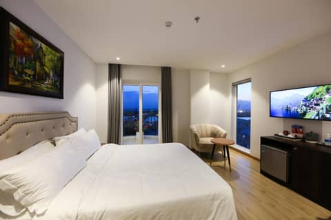 RHM Luxury Hotel And Suite — photo 4