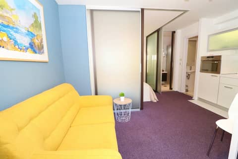MirÓ Studio Apartments — photo 5