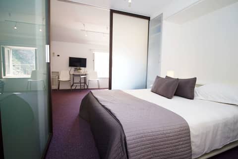 MirÓ Studio Apartments — photo 9