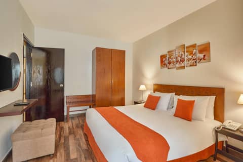 Golden Carven Hotel — photo 2