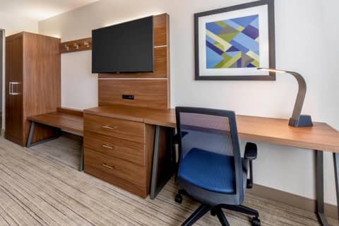 Holiday Inn Express & Suites - Milwaukee West Allis by IHG — photo 3