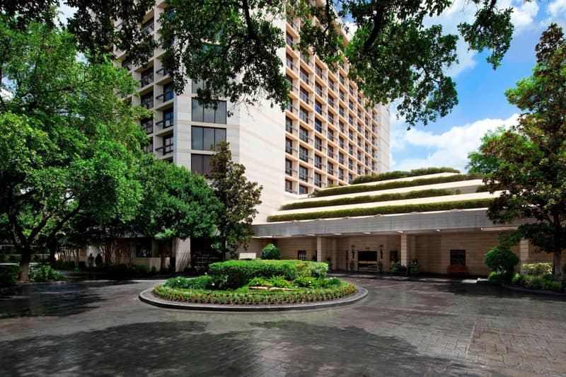 Houston Grand Hotel - River Oaks — building