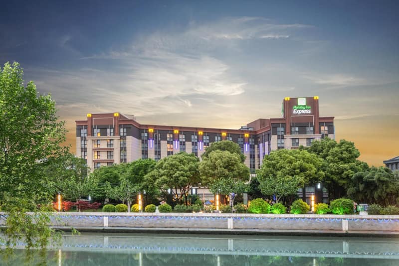 Holiday Inn Express Shanghai Putuo by IHG — building